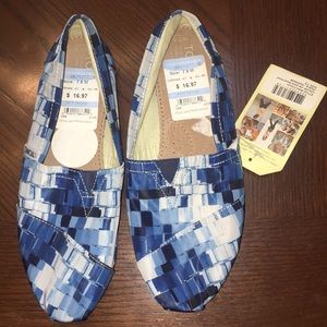 Brand new Tom’s Classic Shoe Women’s Size 7.5